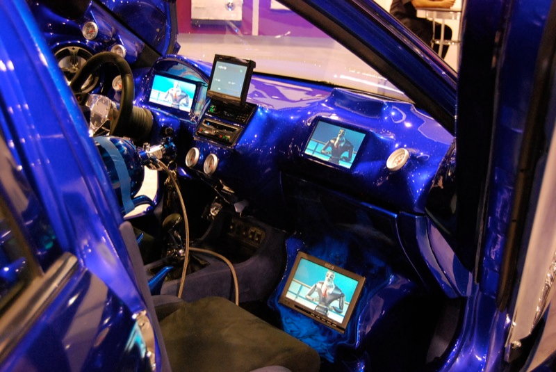 Illustration for article titled What's the Worst Place in a Car to Put an LCD? We Report, You Decide
